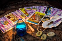 Reading Reversals in Divination